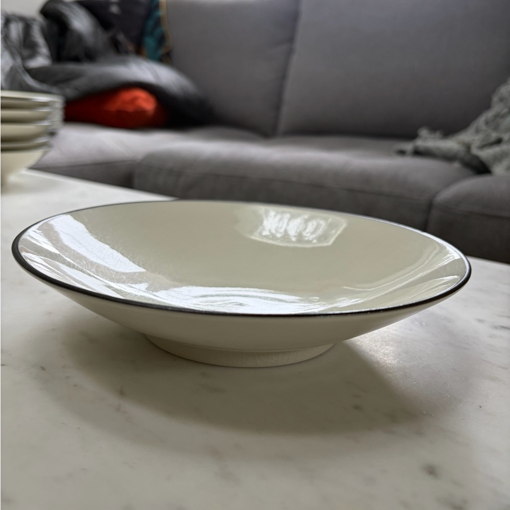 Crate&Barrel Kathleen Wills Kita Coupe/Low Bowl. Discontinued Pattern.